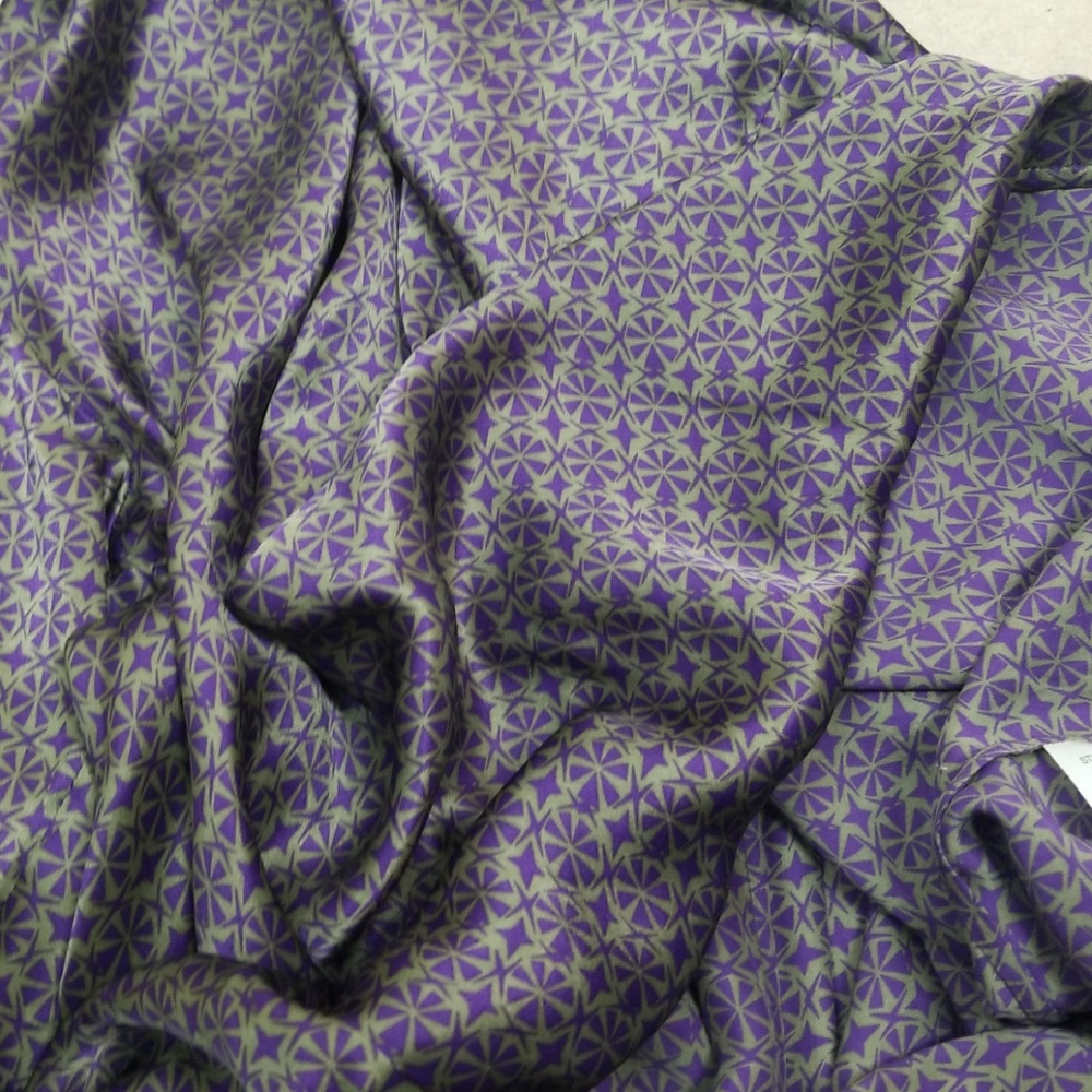 VINTAGE CAbi Printed Silk Tunic Blouse Purple Grey - Picture 7 of 7